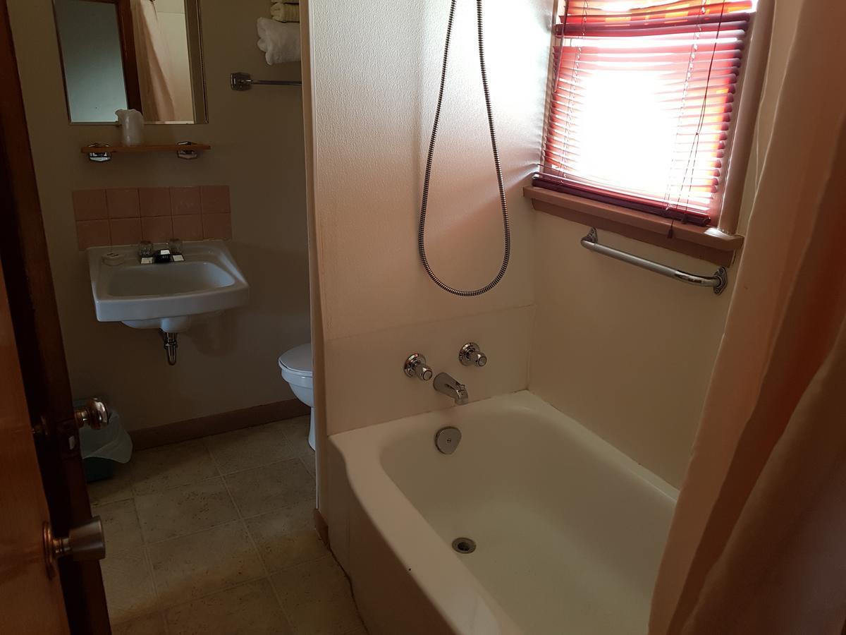 Hat Motel Medicine Hat Extérieur photo